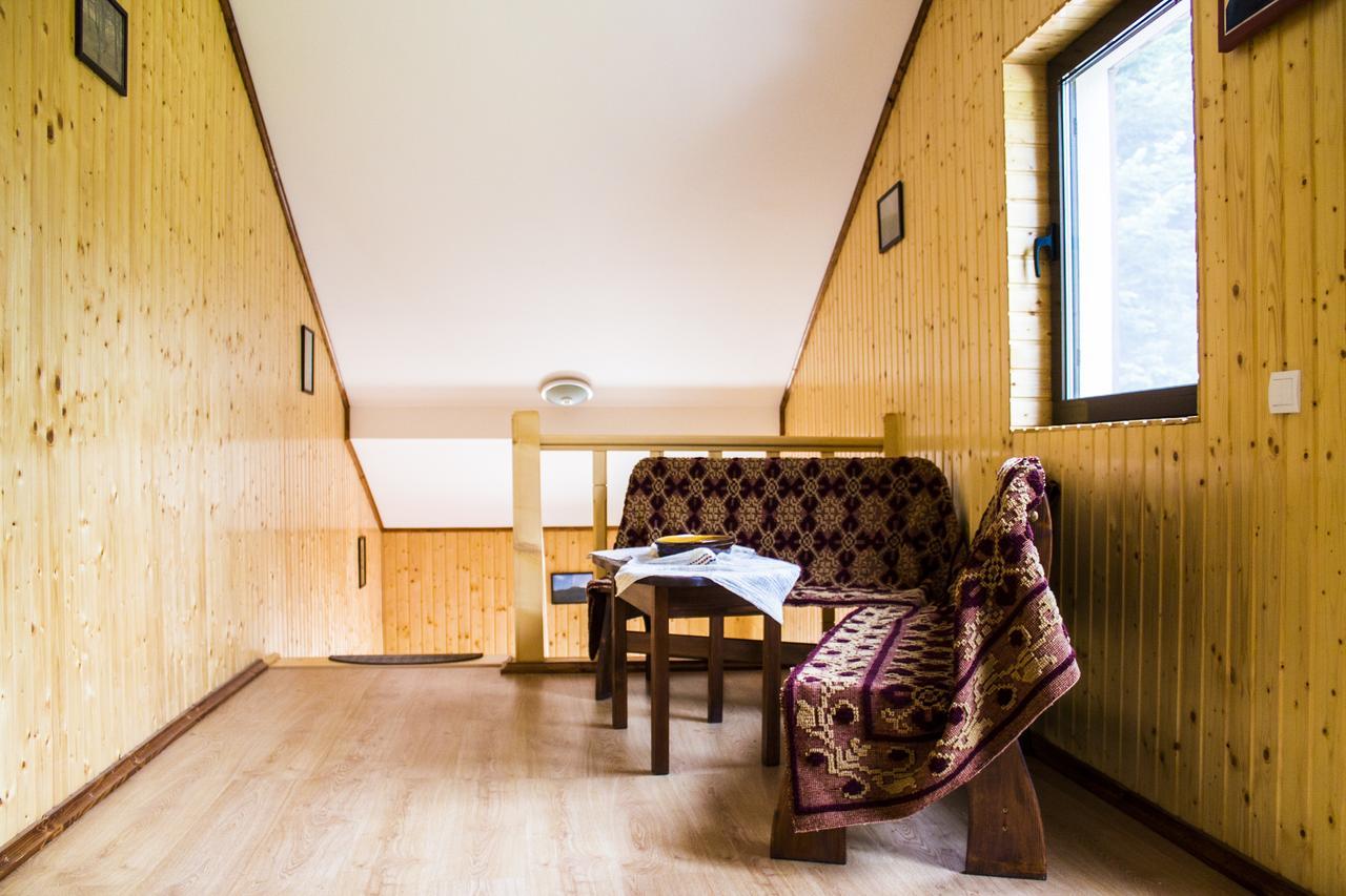 Berevoesti Cabana Barlogul Lupilor 빌라 외부 사진