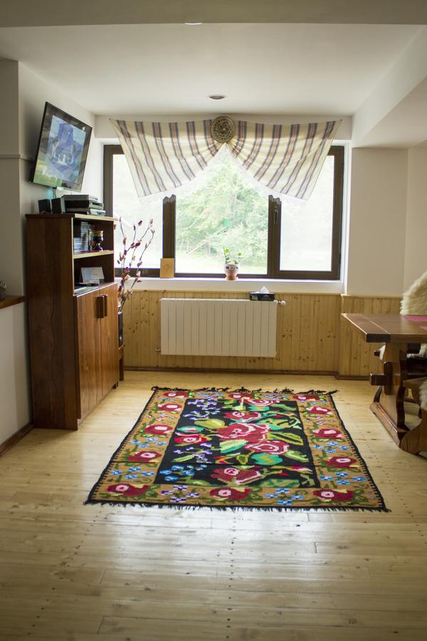 Berevoesti Cabana Barlogul Lupilor 빌라 외부 사진