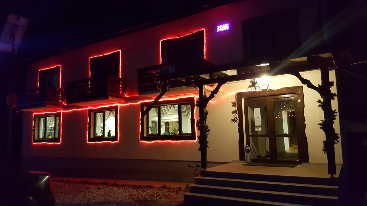 Berevoesti Cabana Barlogul Lupilor 빌라 외부 사진